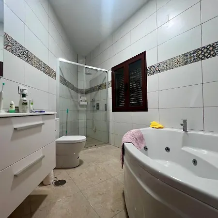 Renovated Townhouse *